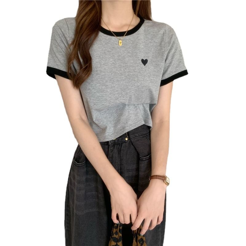 Heart Embroidered Trim Cropped Tee Short-Sleeve Contrast