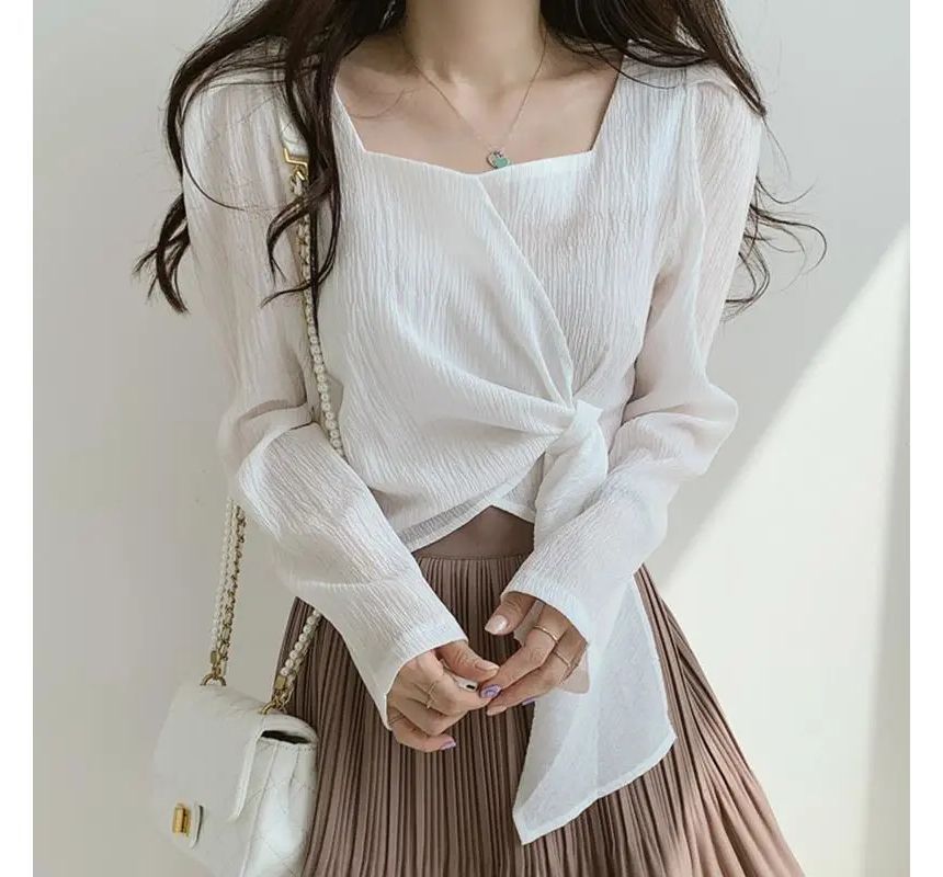 Sweetheart-Neckline Blouse Tie-Side Plain Puff-Sleeve