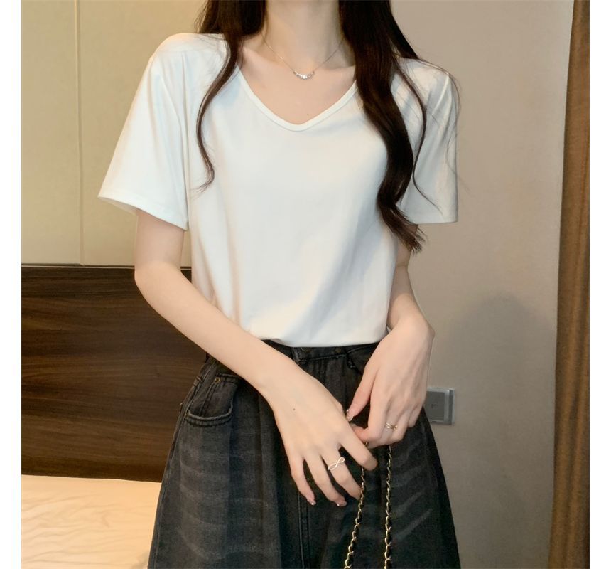 Plain V-Neck Short-Sleeve T-Shirt