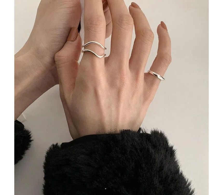 / Layered Geometric Wavy Open Alloy Ring