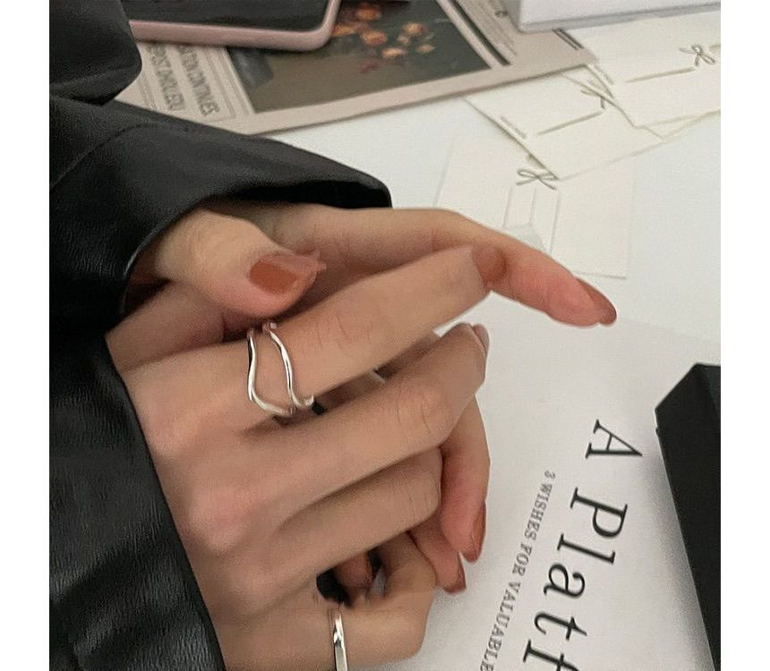 / Layered Geometric Wavy Open Alloy Ring