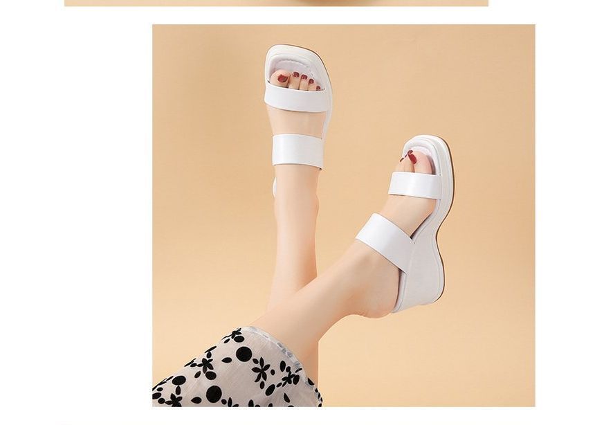 Wedge-Heel Plain Sandals