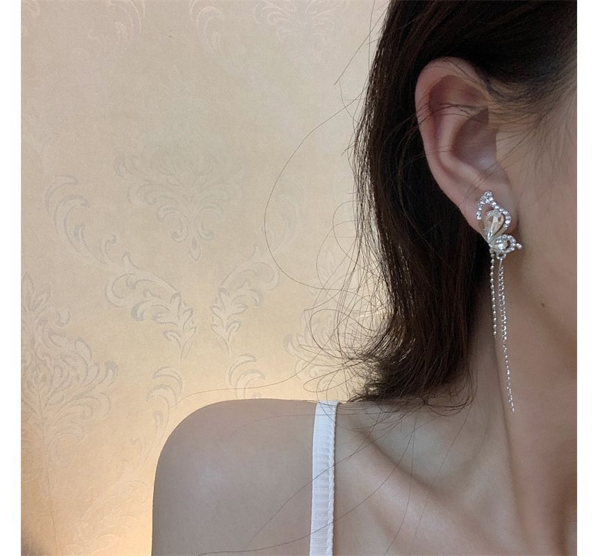 Dangle Butterfly Asymmetrical Alloy Earring