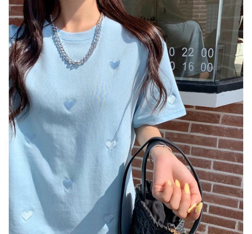 Heart Neck Short-Sleeve Tee Round Embroidered