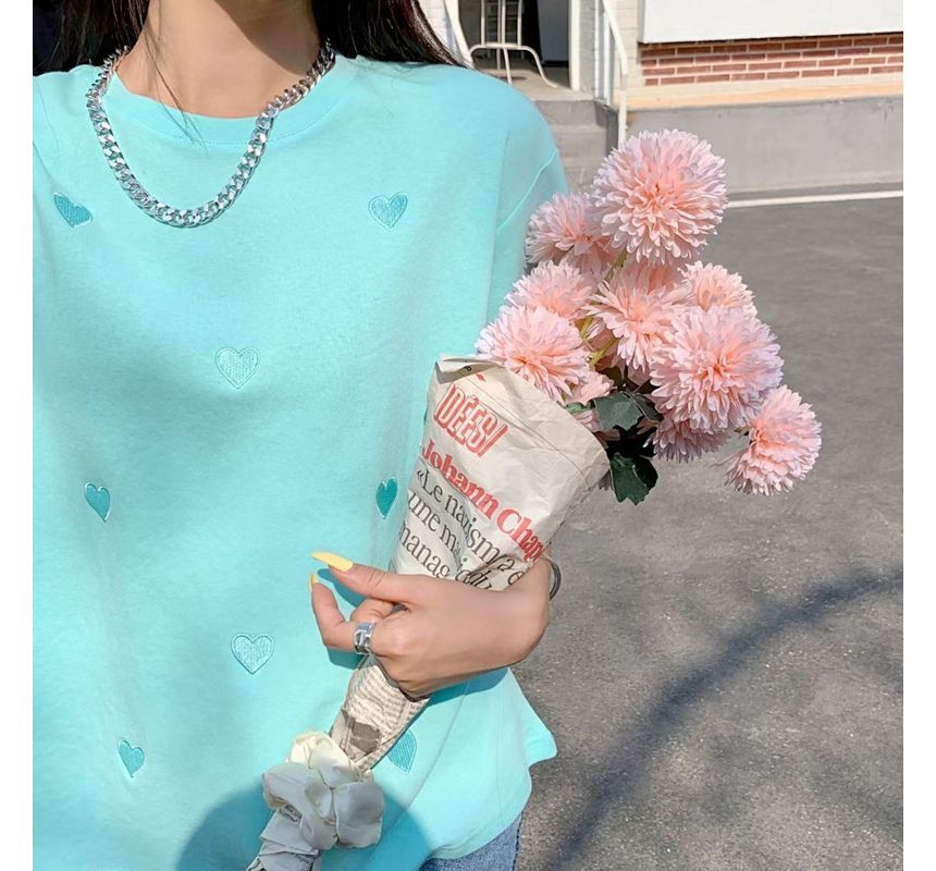 Heart Neck Short-Sleeve Tee Round Embroidered