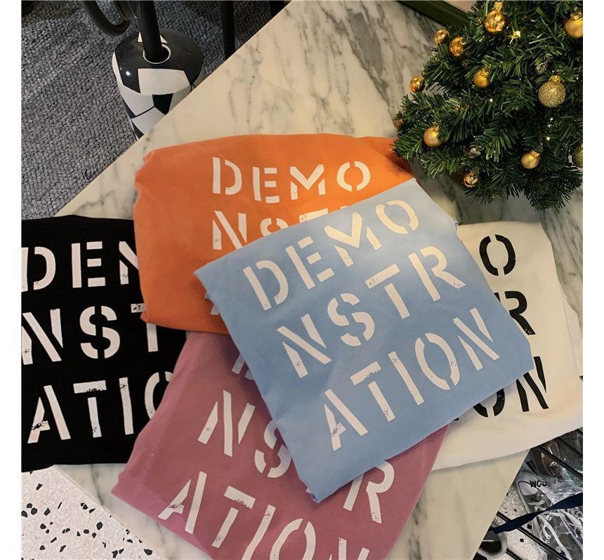 Neck Short-Sleeve Lettering Round Tee