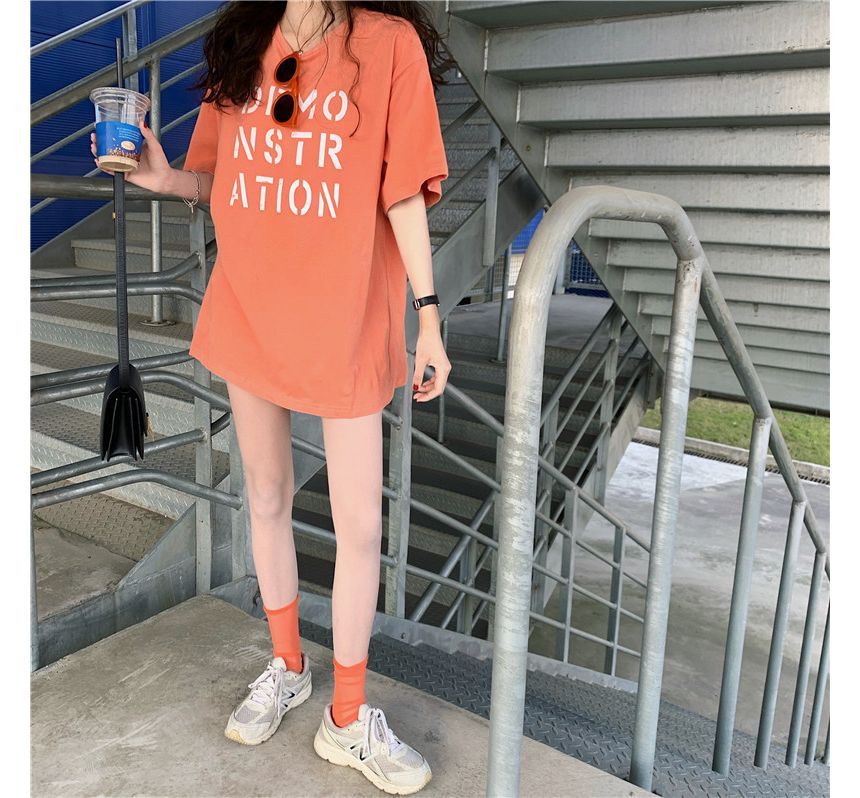 Neck Short-Sleeve Lettering Round Tee