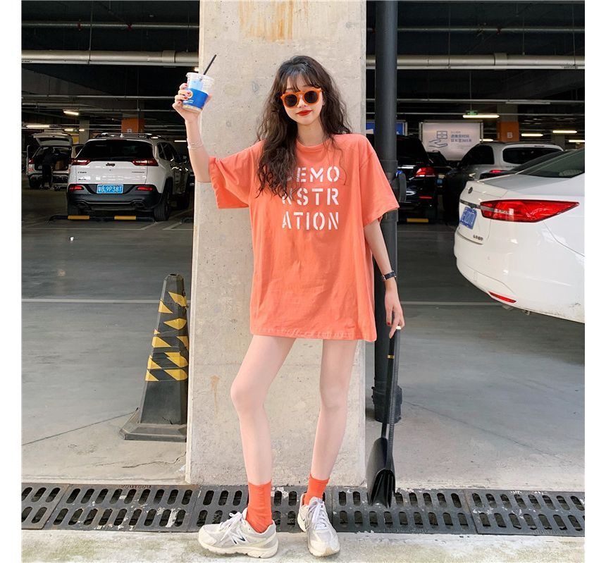 Neck Short-Sleeve Lettering Round Tee