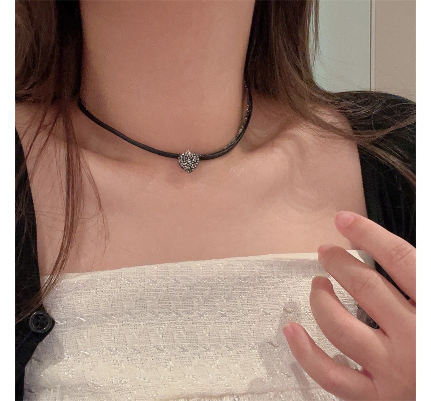 Necklace Heart Leather Cord Rhinestone Faux