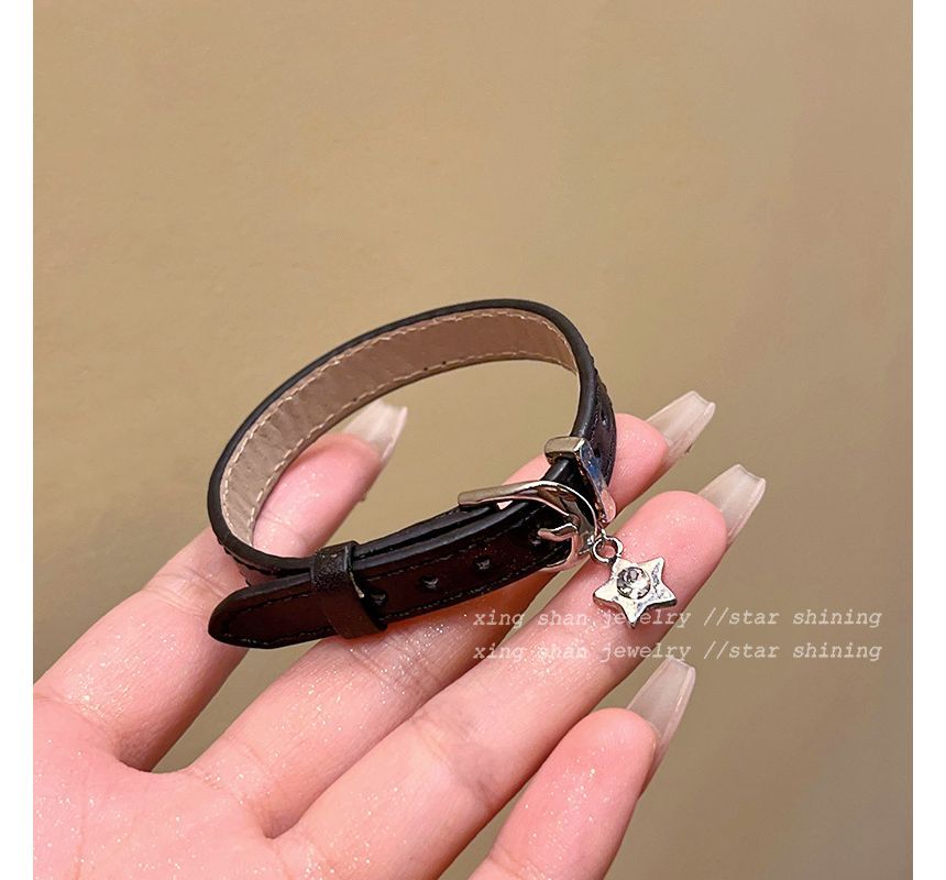 Alloy Faux Bracelet / Leather Pendant Star Buckled
