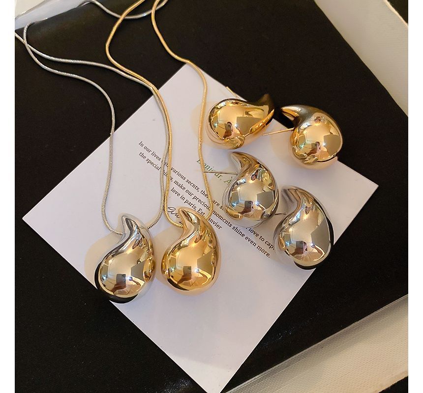 Stud Ear Waterdrop Necklace /