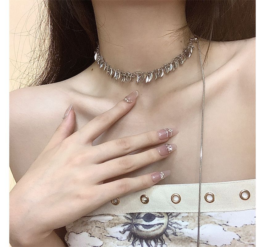 Leaf Lariat Fringed Necklace