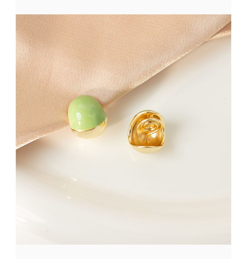 Earring Stud Ear Clip-On / Bead