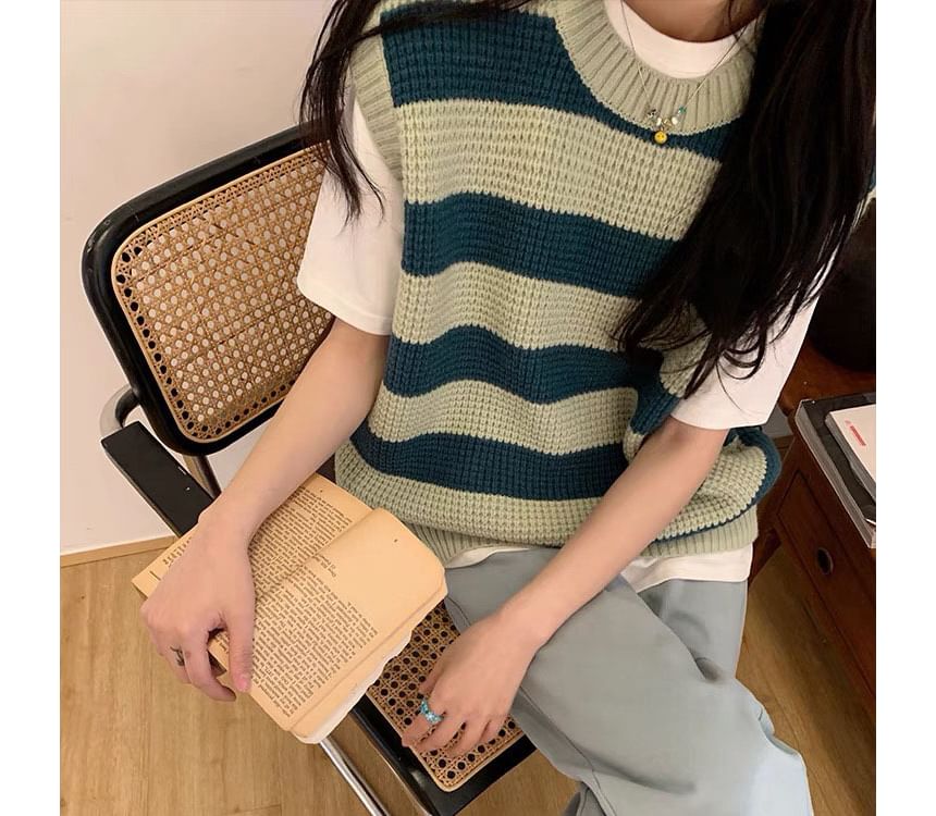 Striped Sleeveless Vest Round Neck Knit