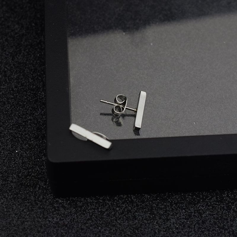 Bar Ear Stud