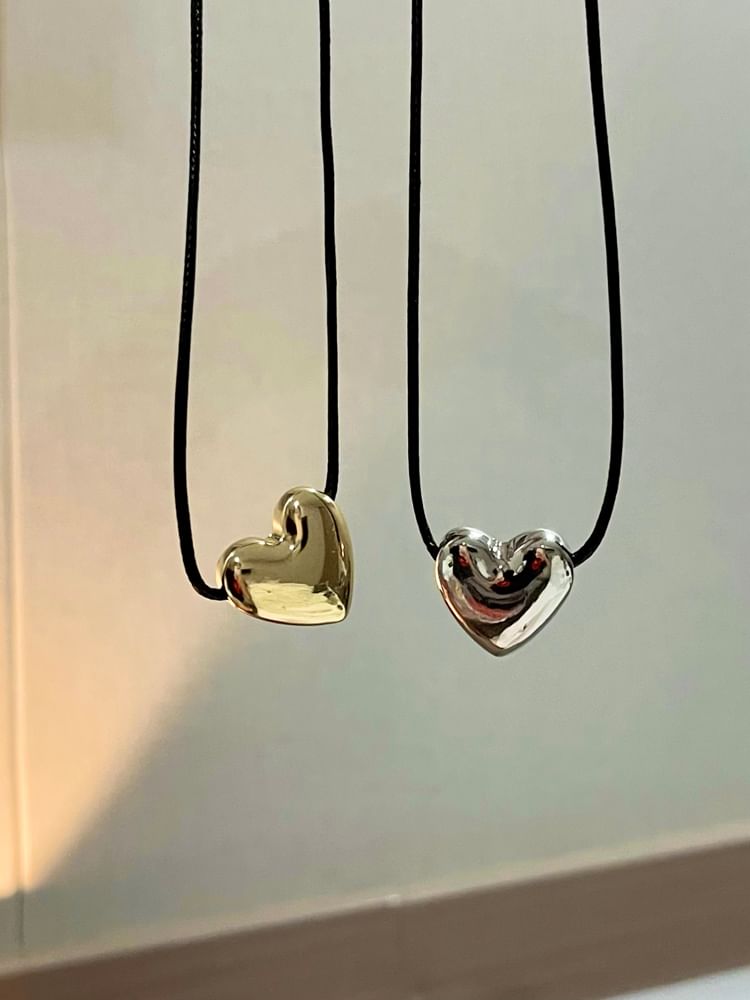 Cord Heart Choker
