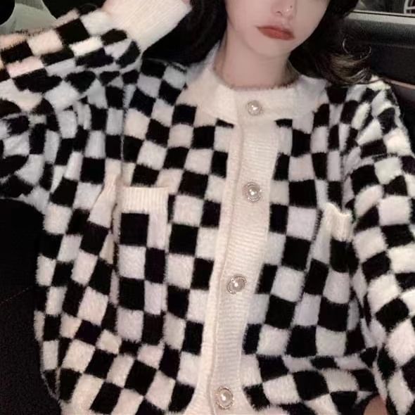 Crew Cardigan Neck Checkerboard