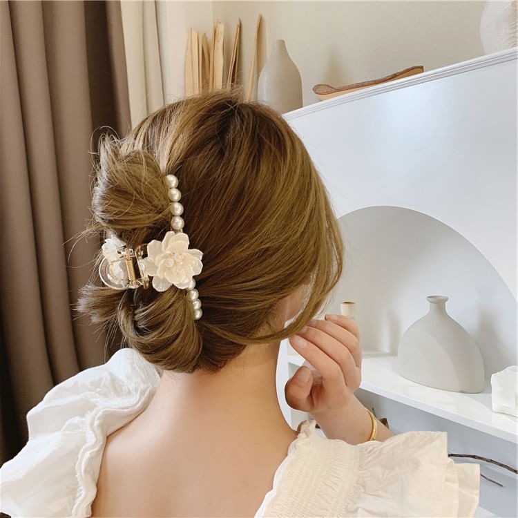 Floral Acrylic Faux Clamp Pearl Hair