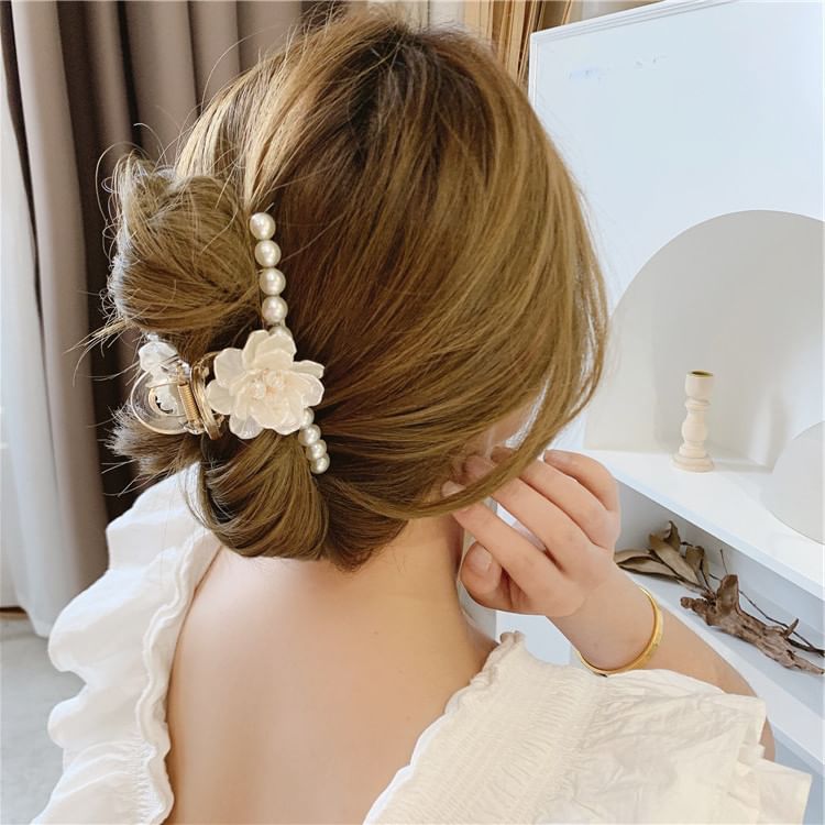 Floral Acrylic Faux Clamp Pearl Hair