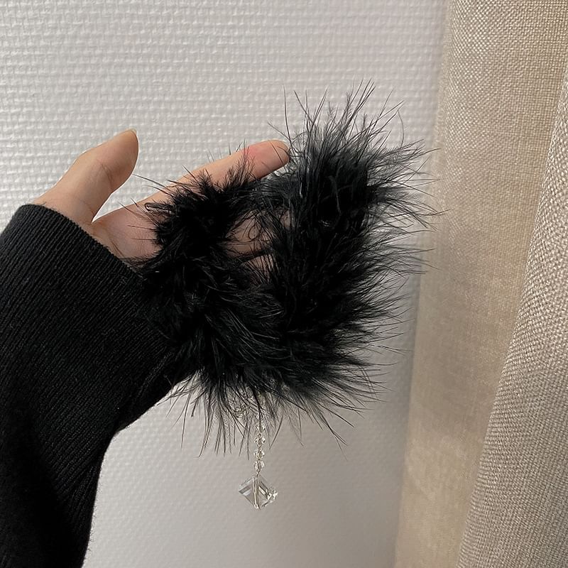 Faux Crystal Pendant Chenille Choker