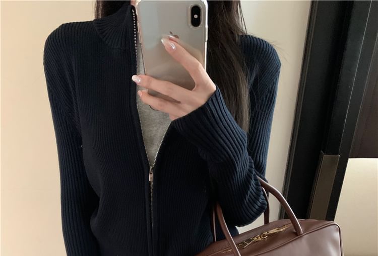 Slim-Fit Zip Sweater Plain