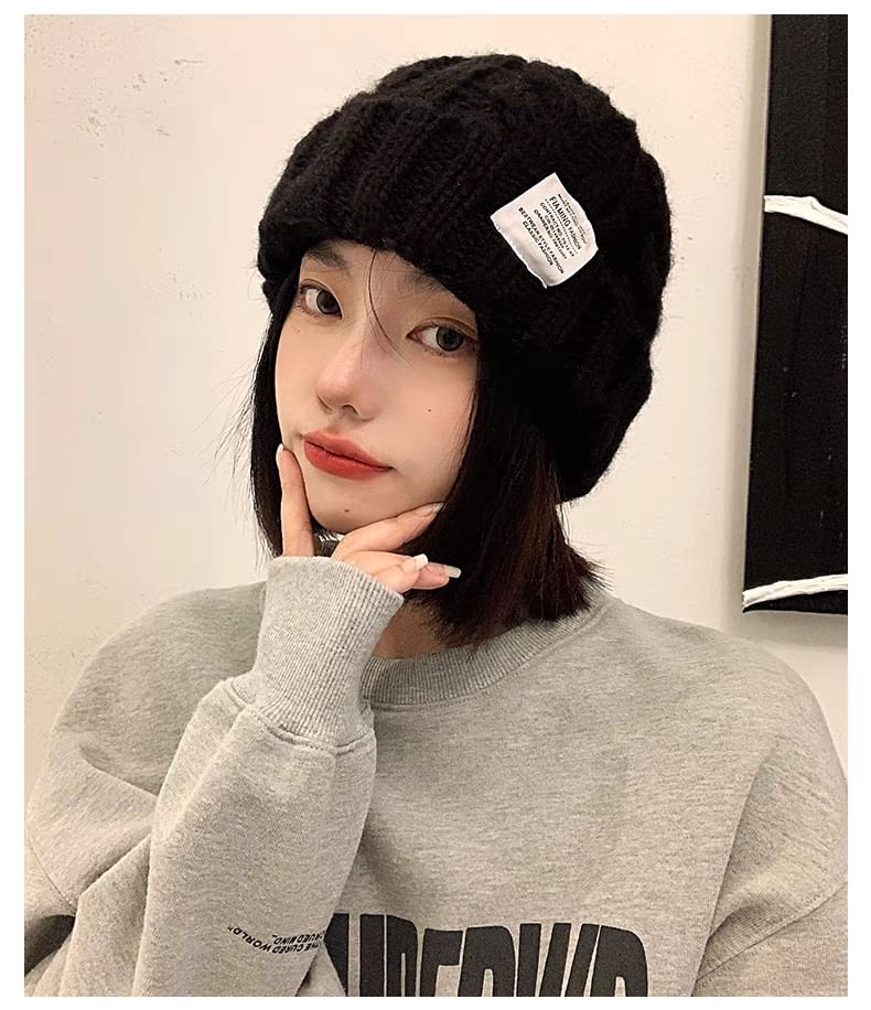 Lettering Beanie Applique Knit