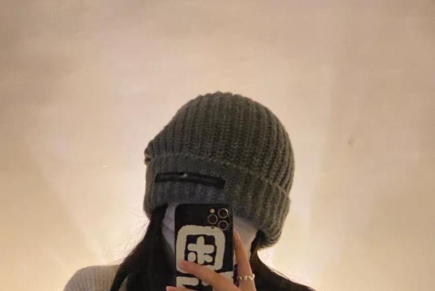 Lettering Beanie Applique Knit
