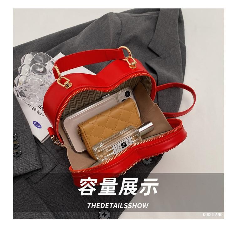 Crossbody Heart Chained Bag