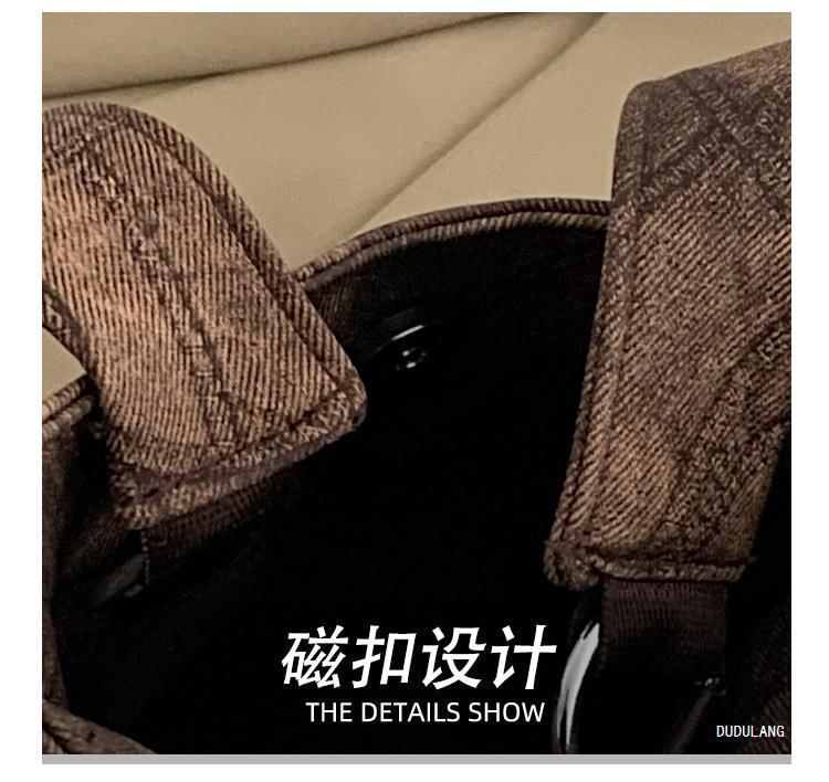 Fluffy Trim Tote Bag Star