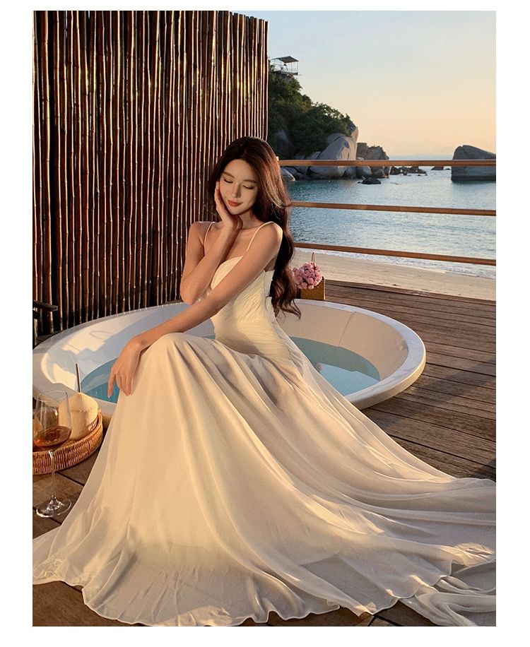 Plain Neckline A-Line Spaghetti Strap Dress Maxi Sweetheart