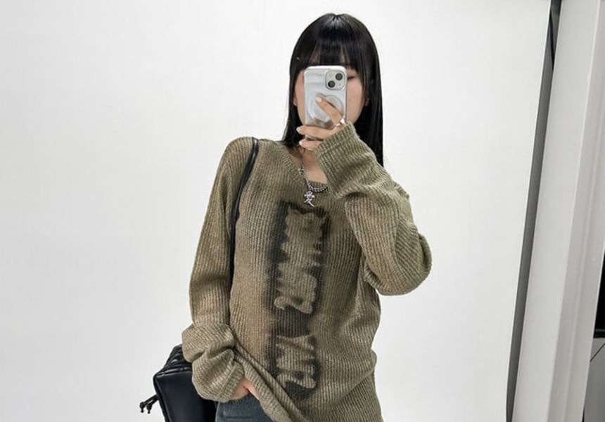 Long-Sleeve Crew Neck Lettering T-Shirt