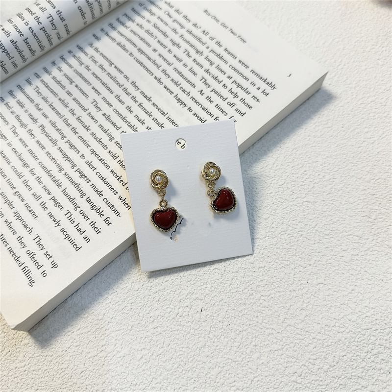 Pearl Faux Drop Earring Heart