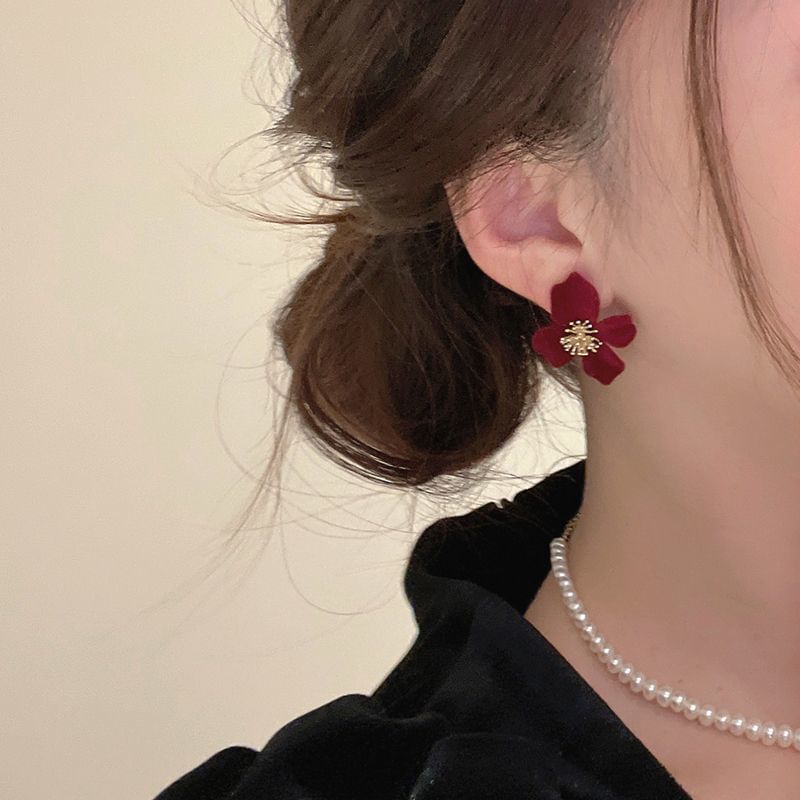 Floral Ear Stud