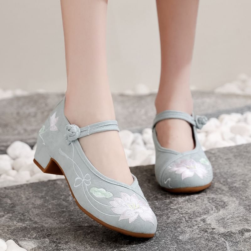 Block Heel Flower Embroidered Mary Jane Pumps