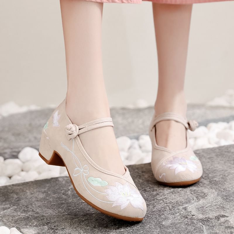 Block Heel Flower Embroidered Mary Jane Pumps