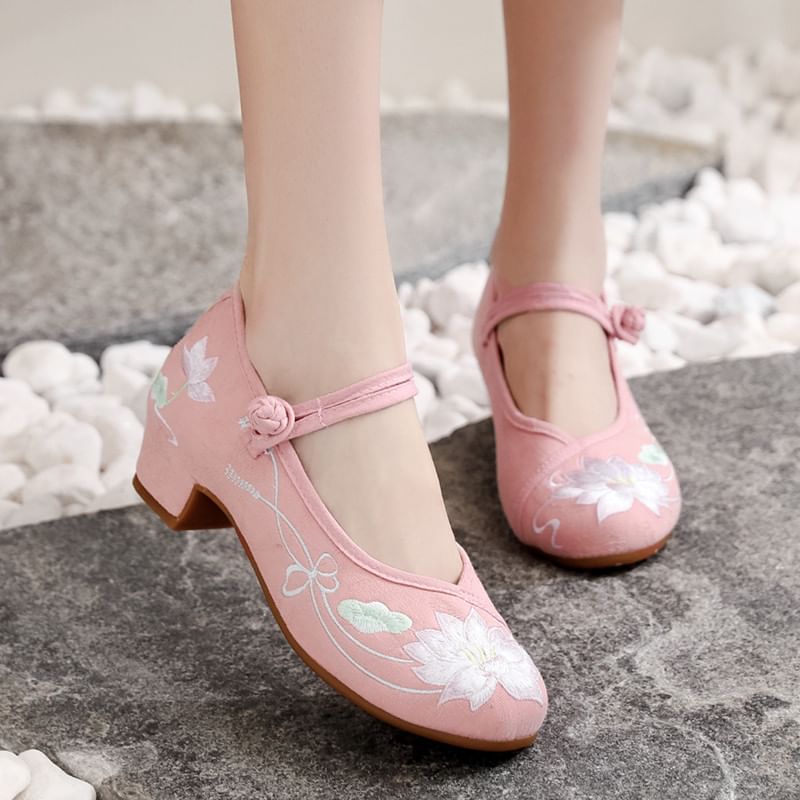 Block Heel Flower Embroidered Mary Jane Pumps