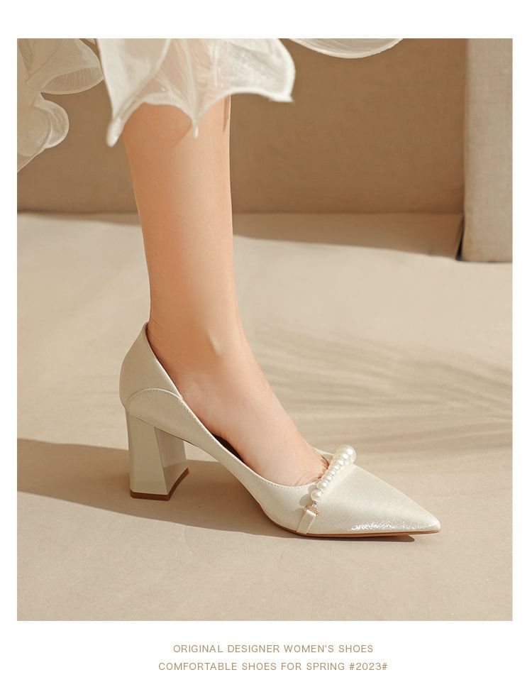 Heel High Pointy Pumps
