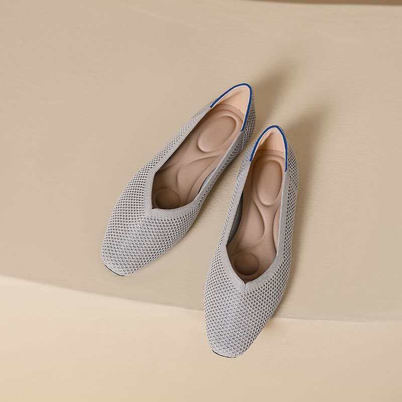 Plain Pointed Flats