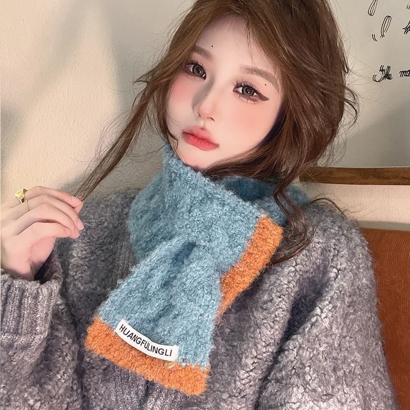 Trim Applique Label Scarf Contrast