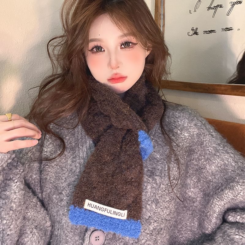 Trim Applique Label Scarf Contrast