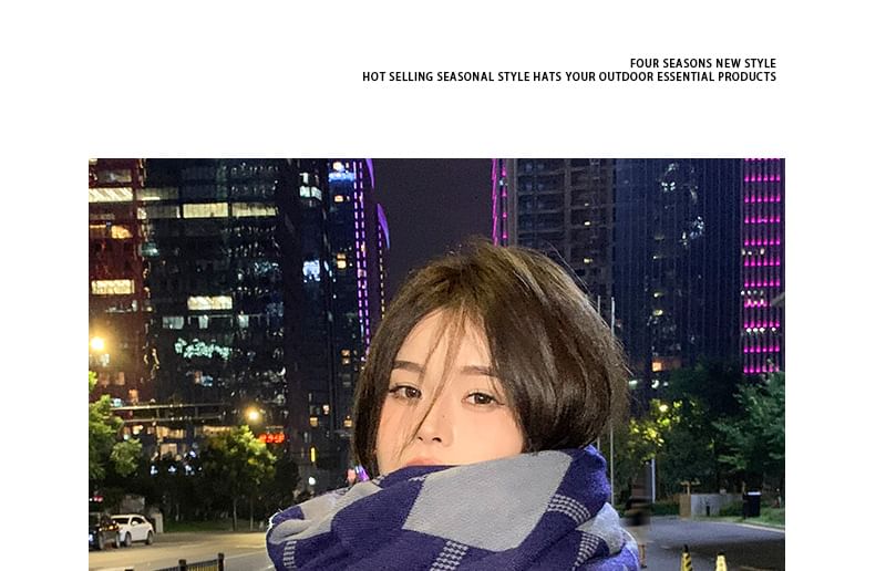 Argyle Tasseled Print Scarf