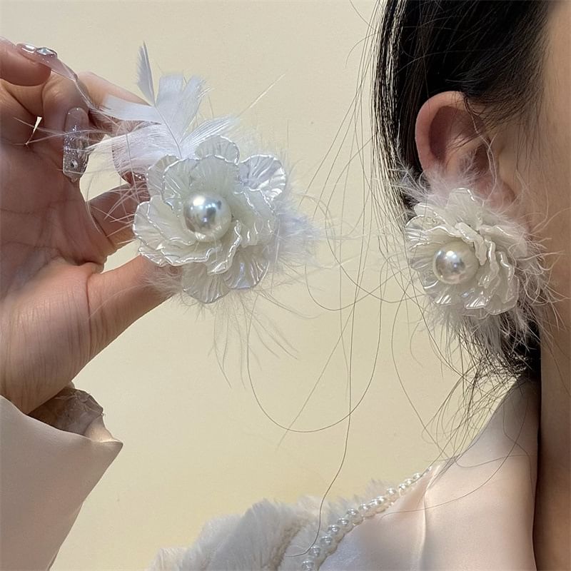 Earring Drop Floral Frayed