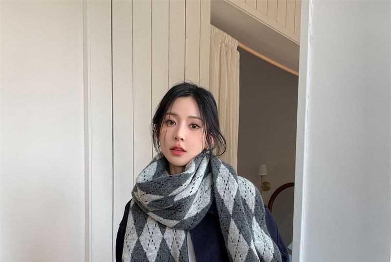 Scarf Knit Argyle