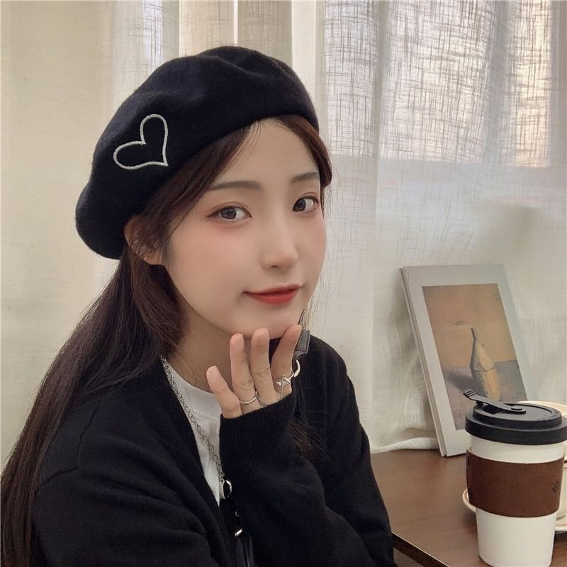 Embroidery Heart Beret