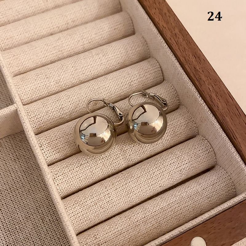 (Various Tone Designs) Silver Earring