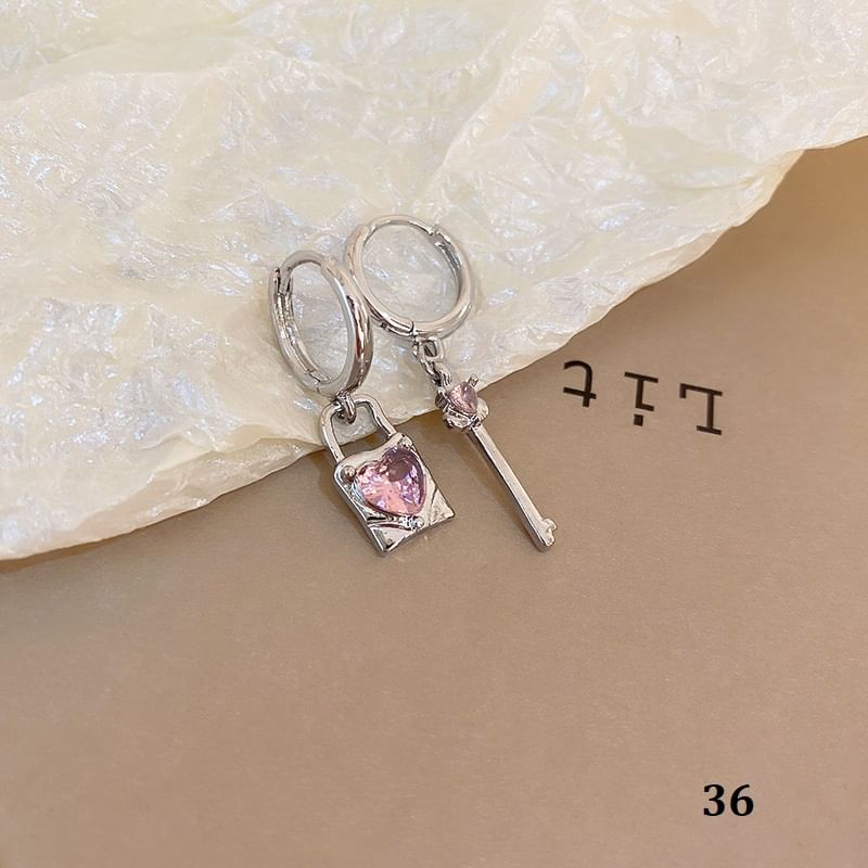 Tone Designs) Earring Silver (Various