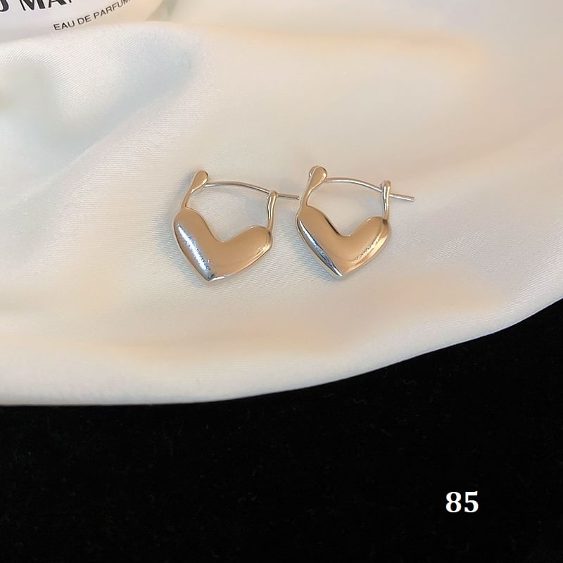 Tone Earring (Various Silver Designs)