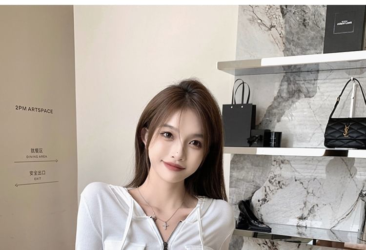 Plain Hoodie Zip-Up Crop Slim Fit