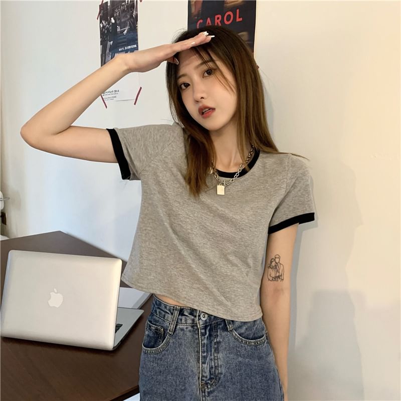 Crew Trim T-Shirt Crop Short-Sleeve Contrast Neck