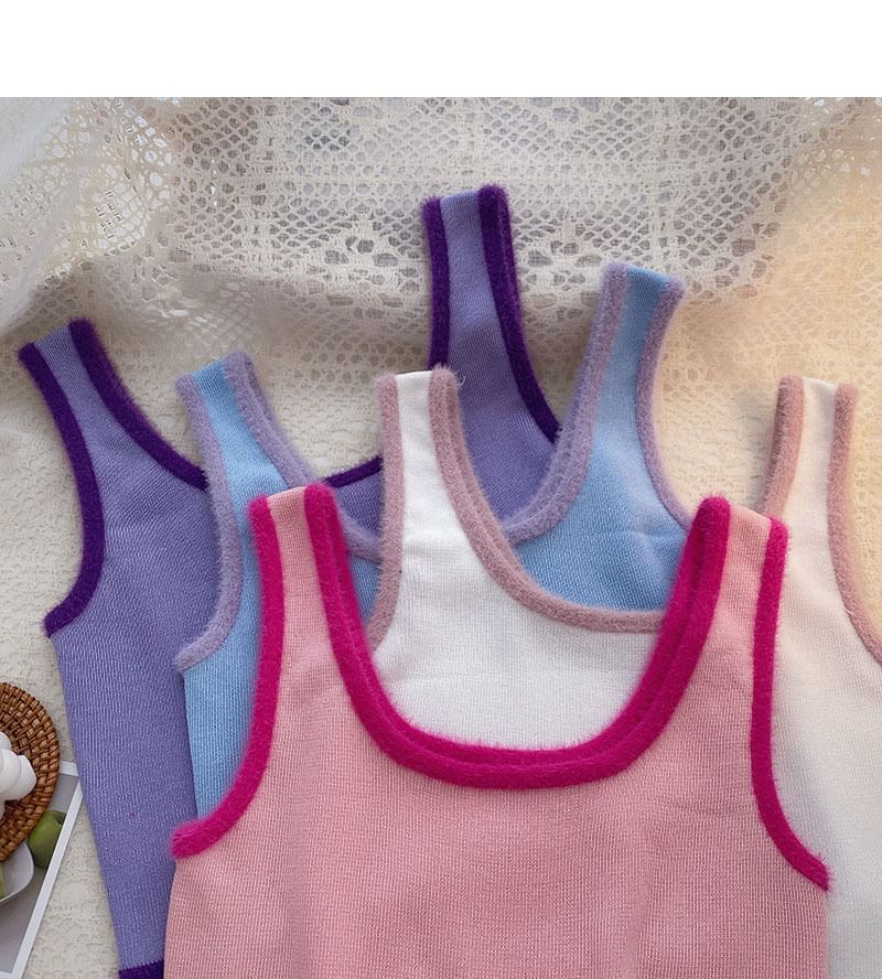 Trim Neck Contrast Scoop Top Crop Knit